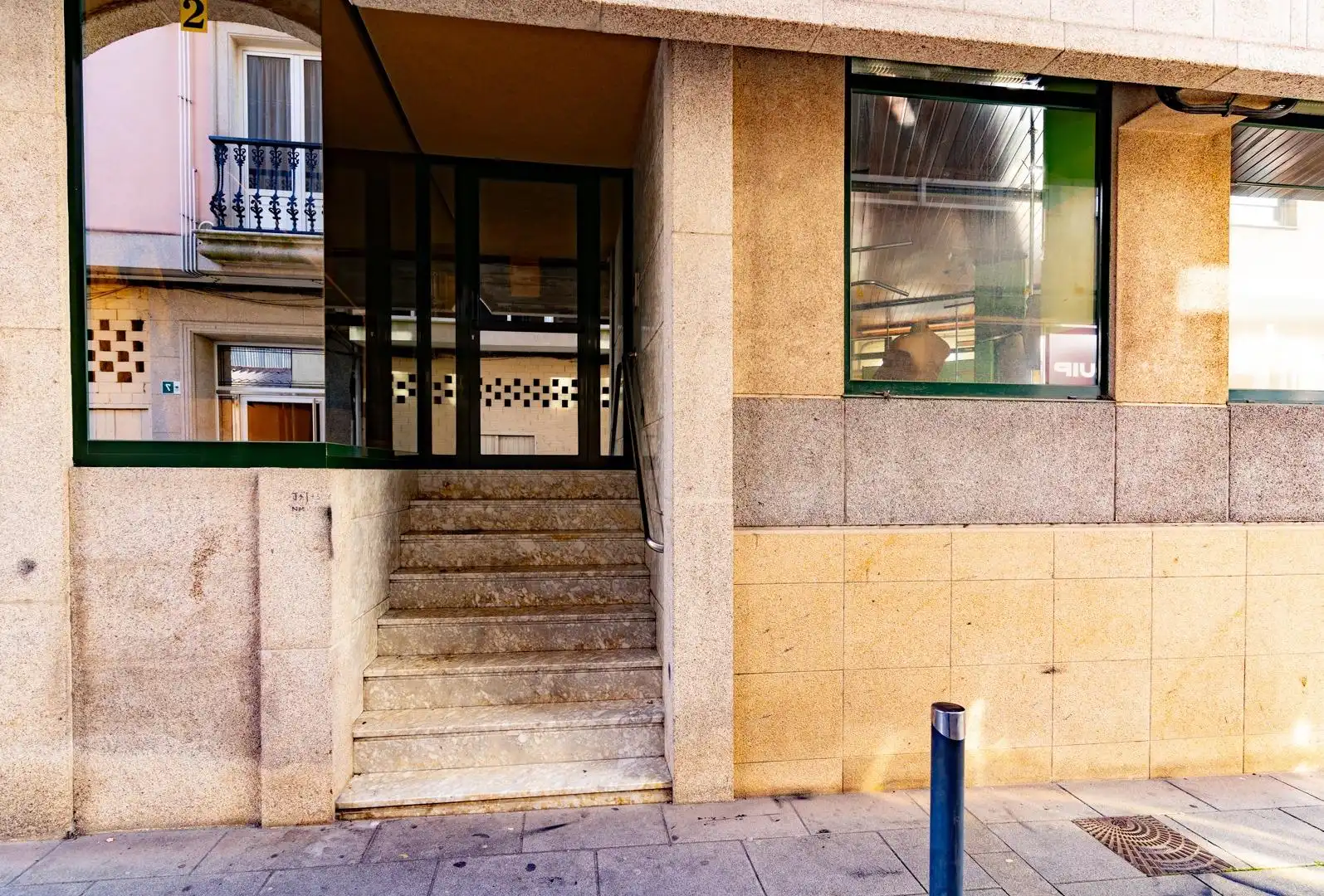 Außenansicht von Geschaftsraum zum Verkauf in Carballo