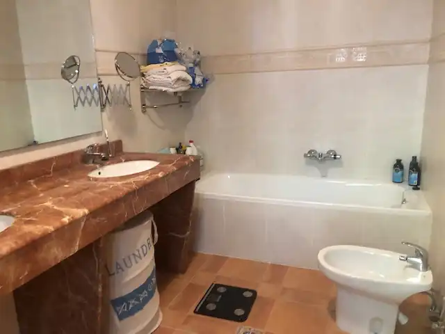 Bany de Casa o xalet en venda en Tàrbena amb Aire condicionat, Calefacció i Jardí privat