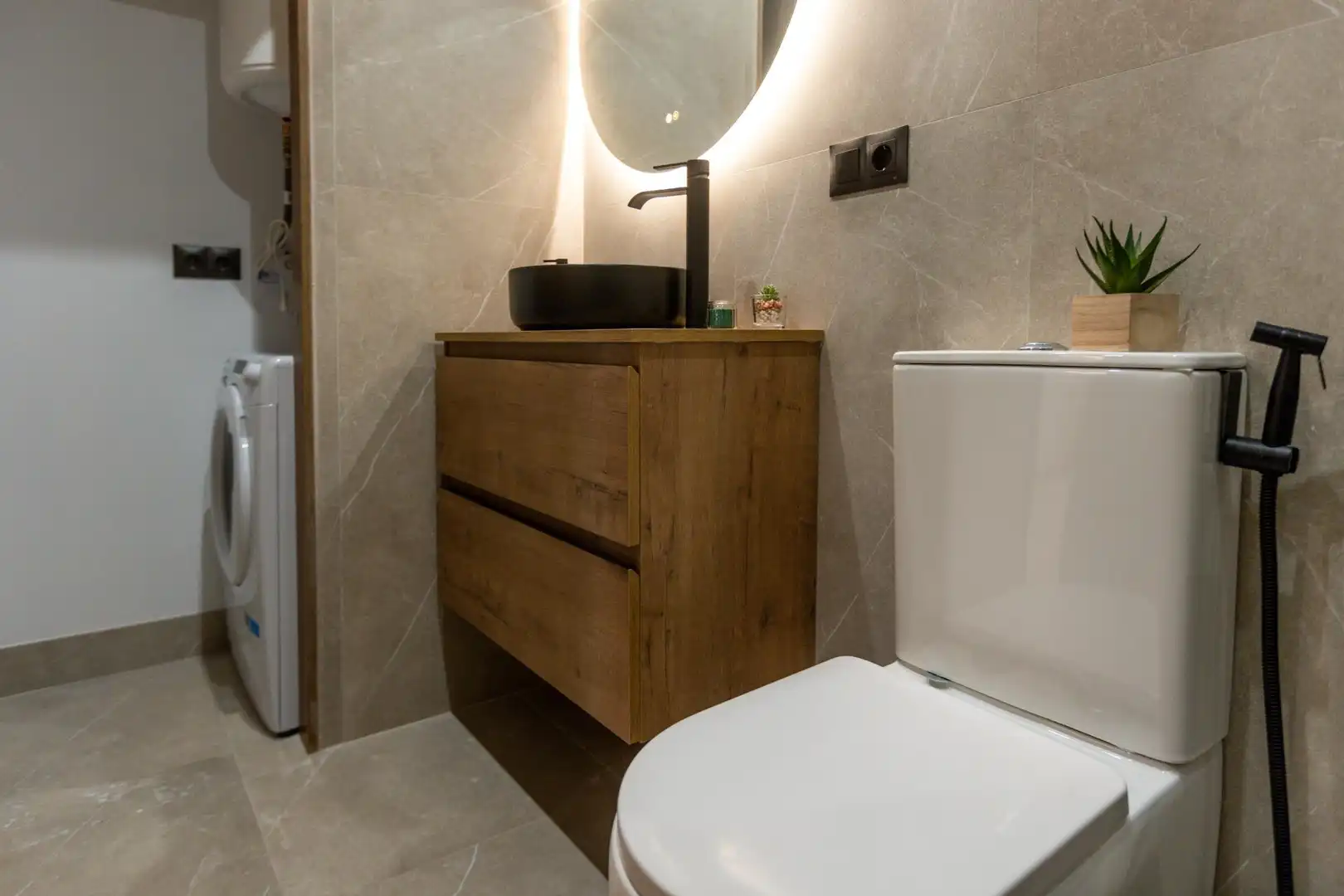 Baño de Estudio en venta en Granada con Aire acondicionado, Calefacción y Alarma