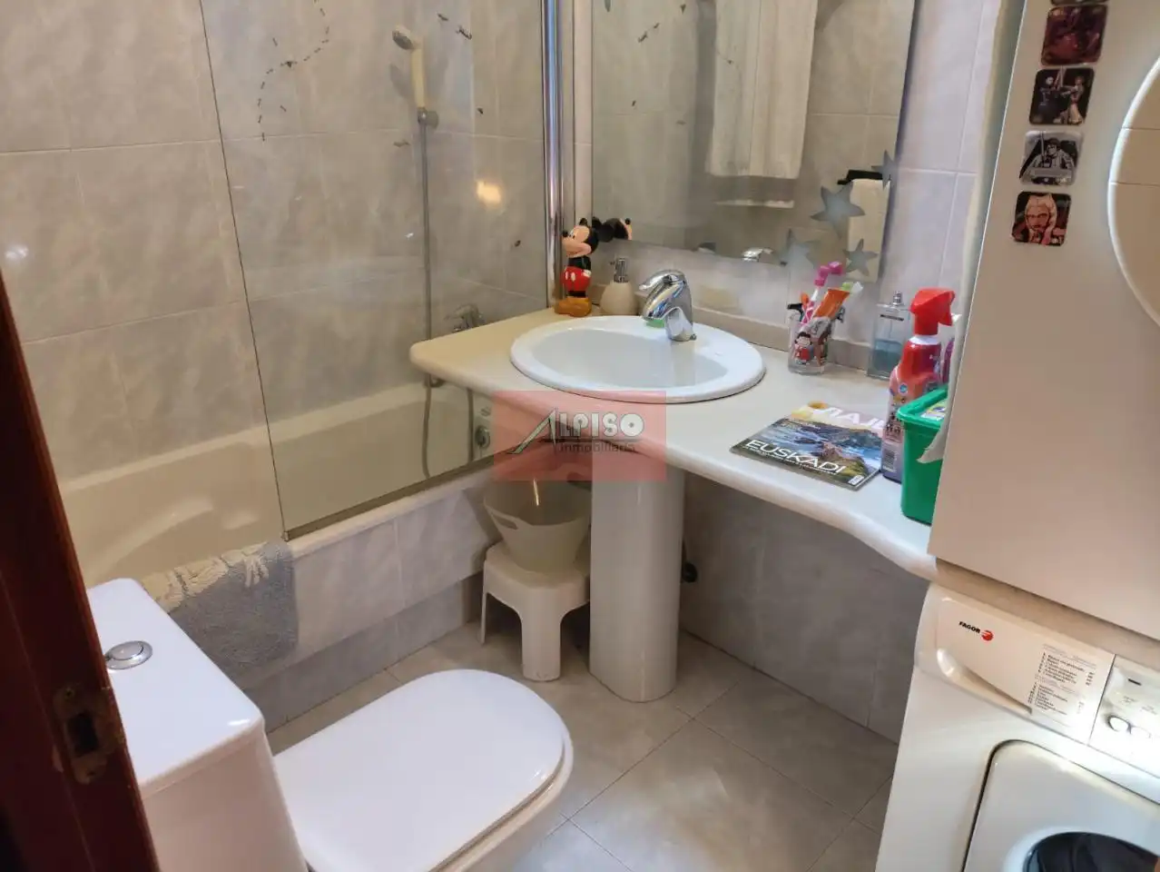 Bathroom of Duplexes for rent in Ourense Capital   with Heating, Parquet flooring and Furnished
