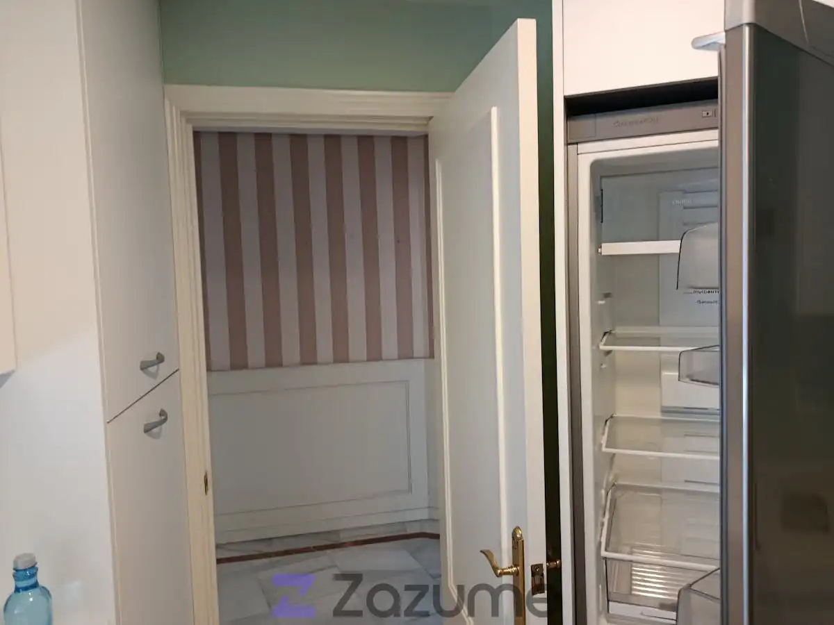 Cocina de Piso de alquiler en Sevilla con Aire acondicionado, Calefacción y Horno