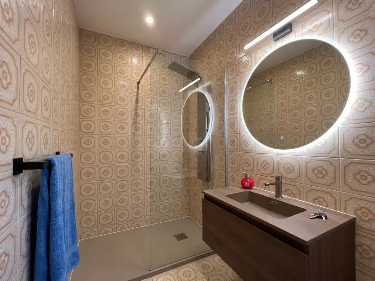 Baño de Casa o chalet en venta en San Martín del Rey Aurelio con Jardín privado, Amueblado y Balcón