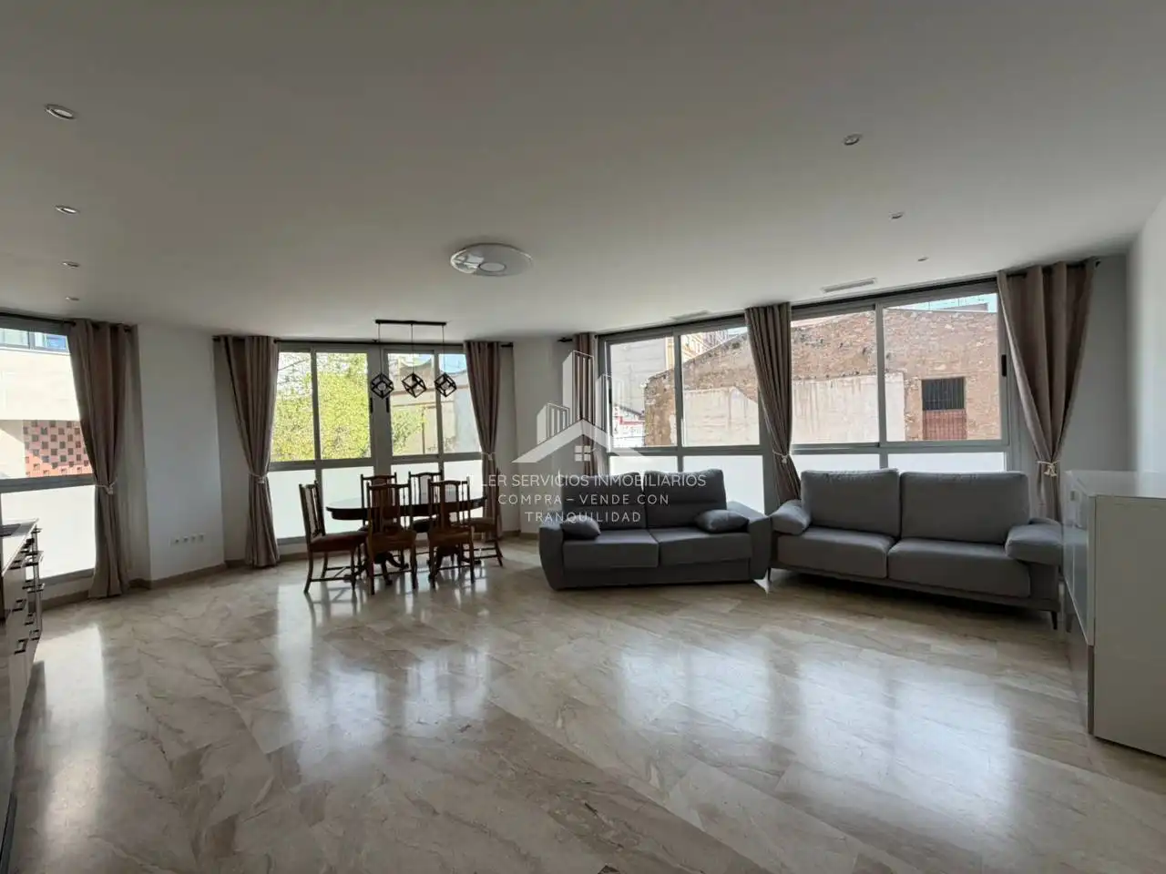 Sala d'estar de Pis de lloguer en Castellón de la Plana / Castelló de la Plana amb Parquet i Moblat