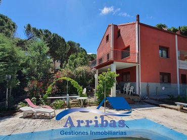 Xalet amb piscina en venda a Almorox