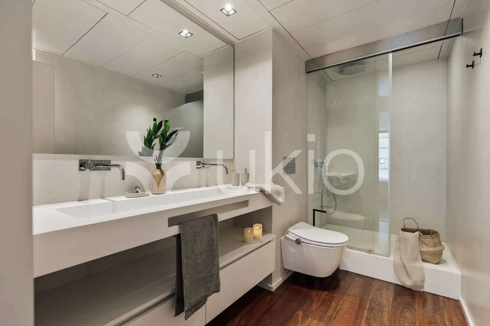Baño de Apartamento de alquiler en Barcelona con Aire acondicionado, Calefacción y Amueblado