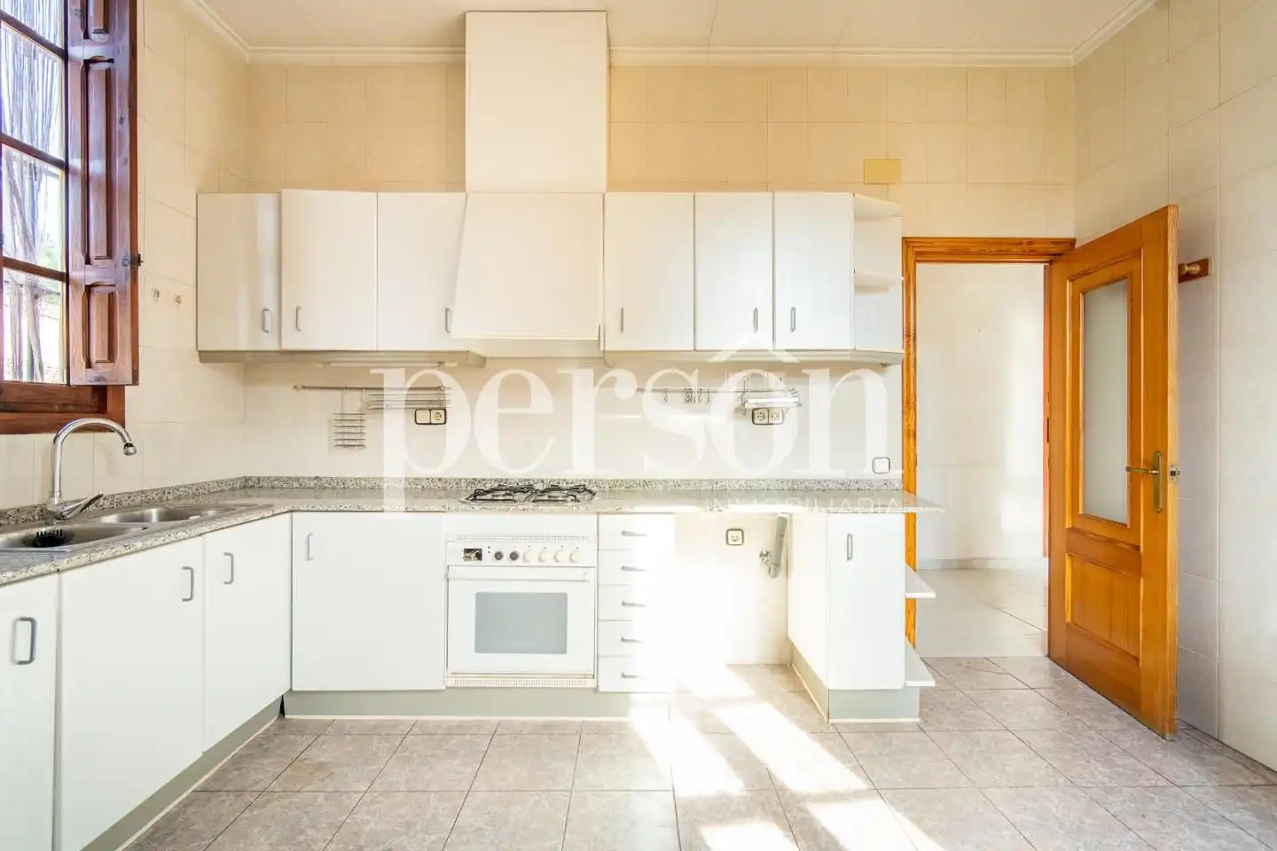 Cuina de Casa o xalet en venda en Rocafort amb Aire condicionat, Jardí privat i Terrassa