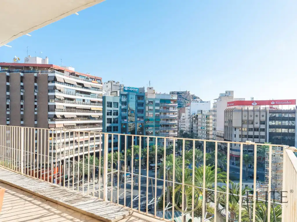 Àtic amb ascensor en venda a Plaza Luceros De Los, imagen 3