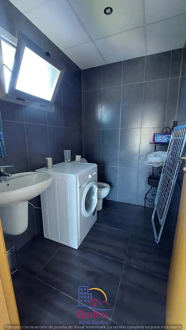Baño de Casa adosada de alquiler en Oliva con Aire acondicionado, Calefacción y Terraza