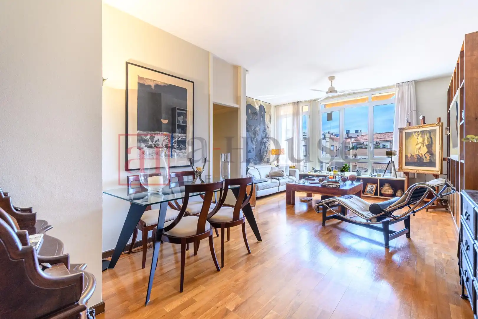 Piso con ascensor en venta en Avenida de Josep Tarradellas