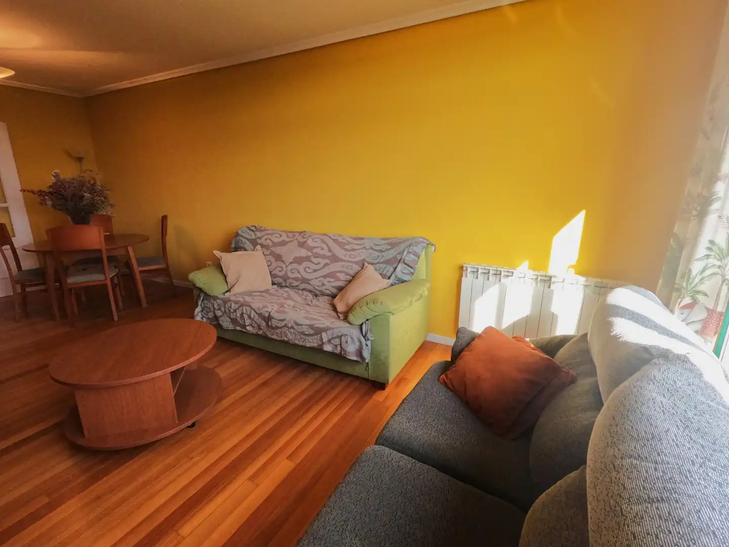 Wohnzimmer von Wohnung zur Miete in Santander mit Heizung, Möbliert und Ofen