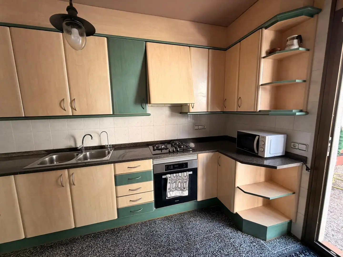 Cocina de Casa o chalet en venta en Pineda de Mar con Calefacción, Terraza y Trastero