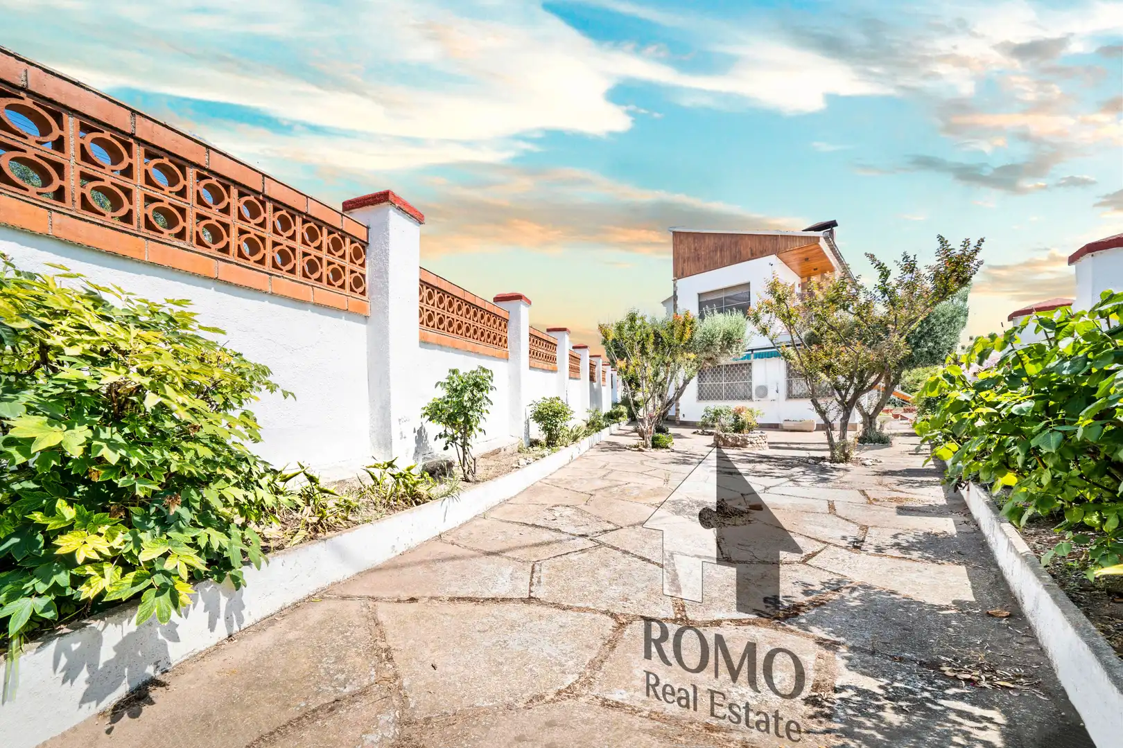 Vista exterior de Casa o chalet en venta en Santa Perpètua de Mogoda con Aire acondicionado, Calefacción y Jardín privado