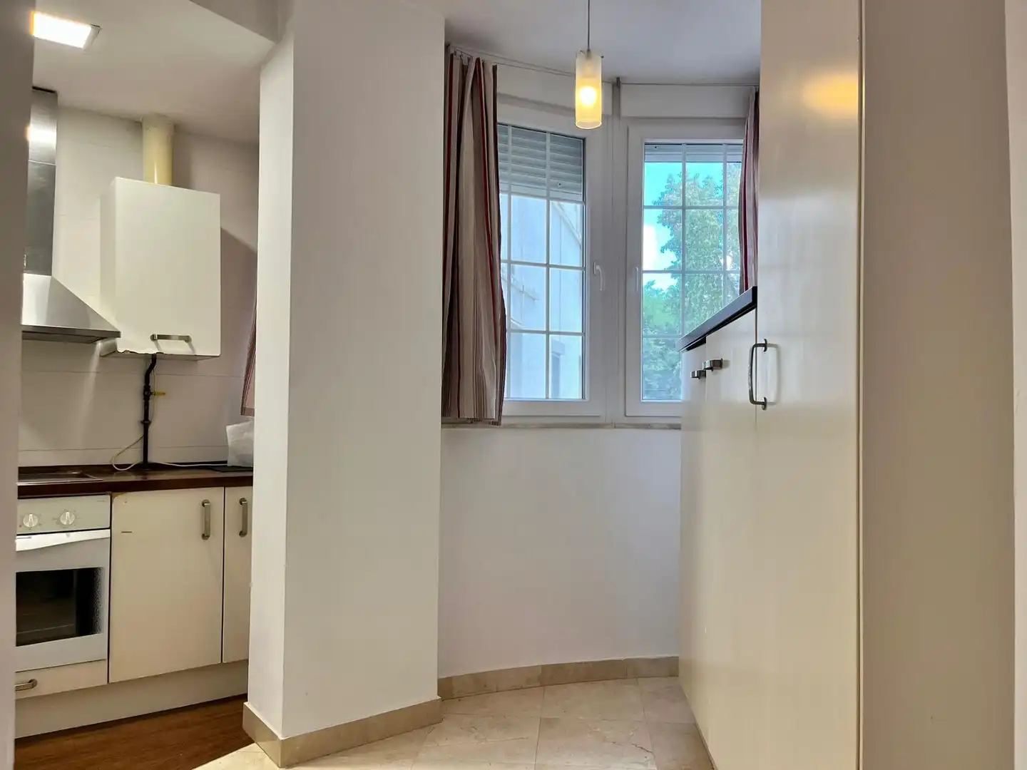 Kitchen of Flat for sale in Sevilla  with Air Conditioner, Terrace and Balcony
