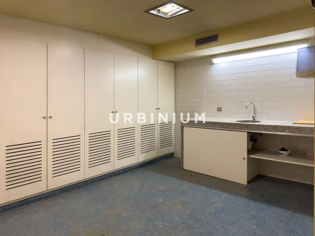 Business premises to rent in Carrer Juli Garreta, imagen 15