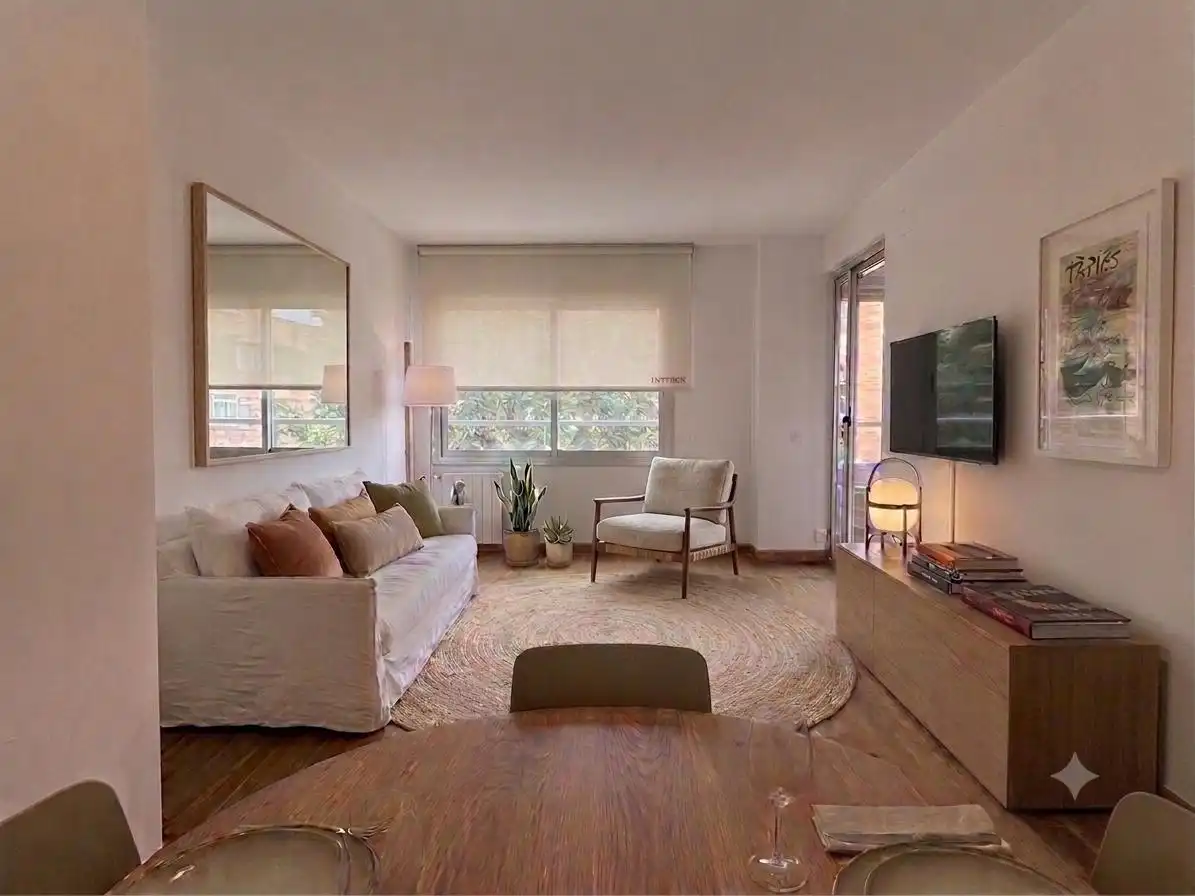 Sala de estar de Piso en venta en Sant Cugat del Vallès con Aire acondicionado, Calefacción y Jardín privado