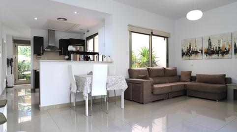 Foto 2 de Casa adosada en venda a Calle Mar Rizada , Punta Prima, Torrevieja