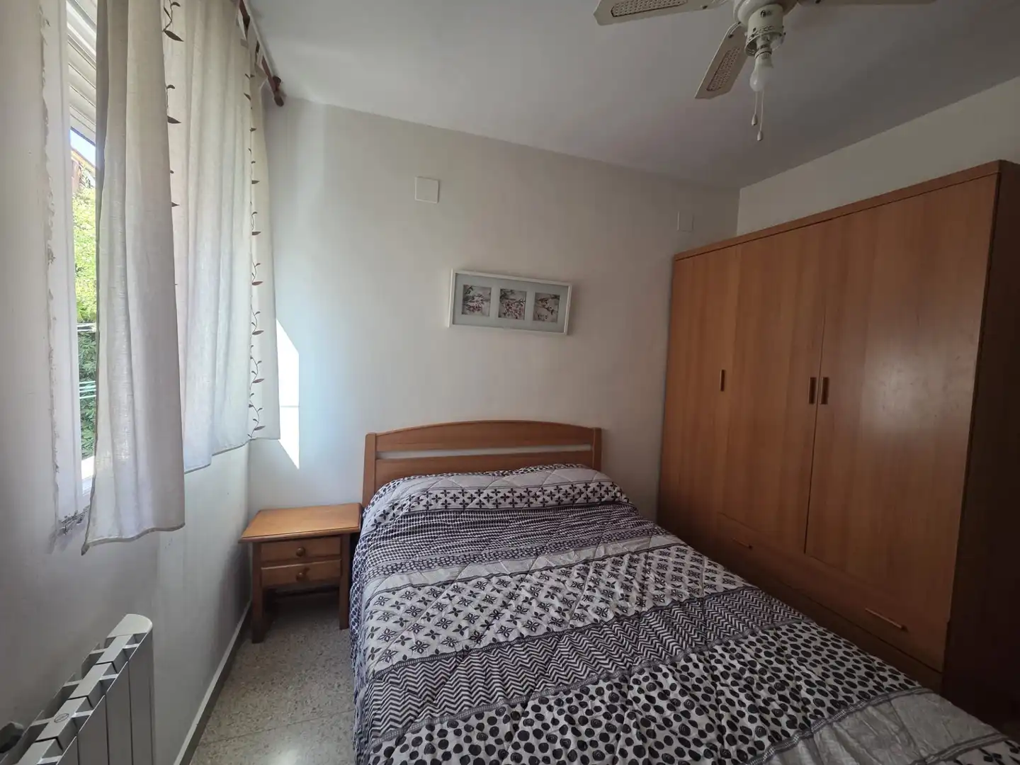 Habitación de Piso de alquiler en Granada con Aire acondicionado, Calefacción y Amueblado