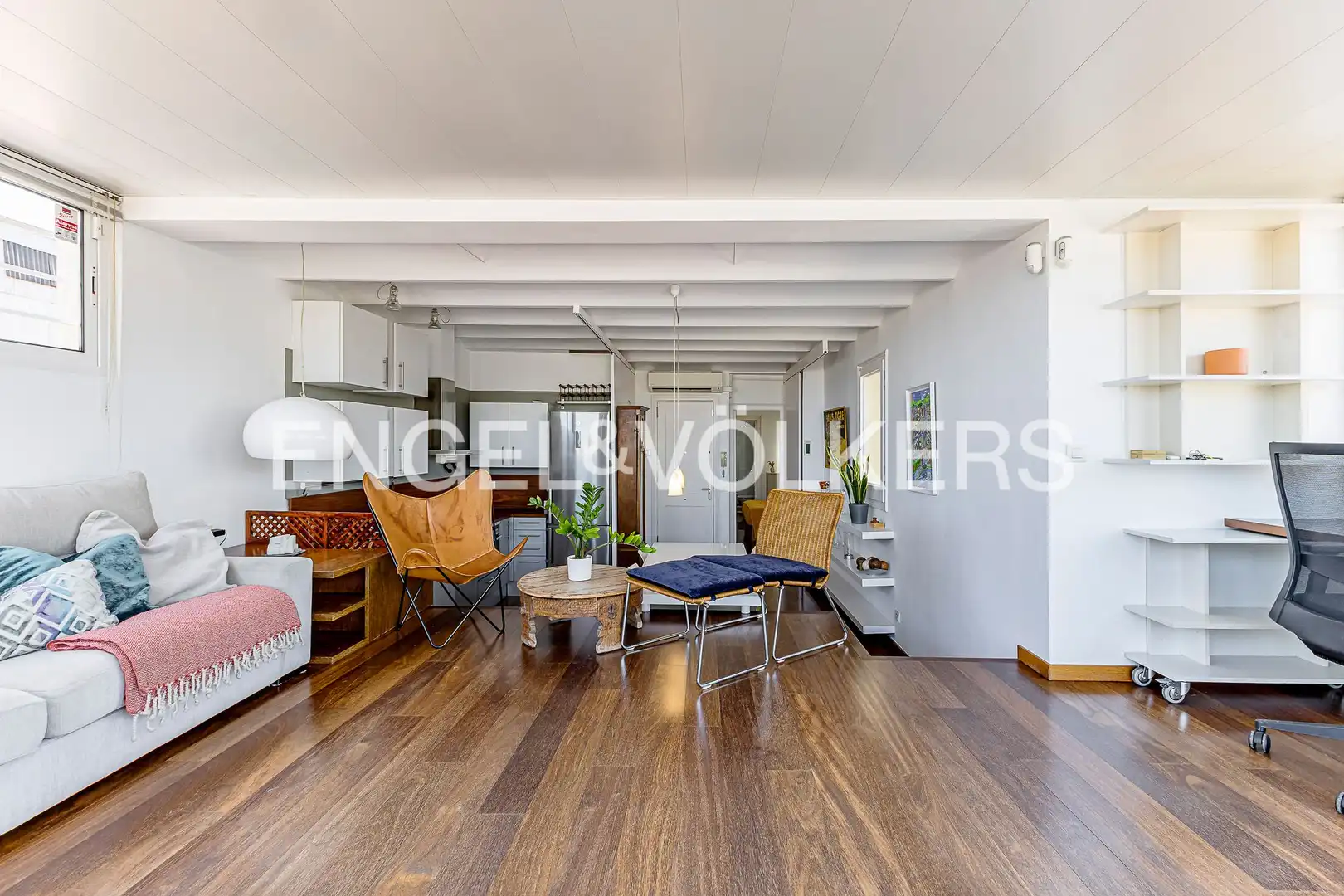 Sala d'estar de Àtic de lloguer en Barcelona amb Aire condicionat, Calefacció i Terrassa