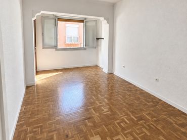 Wohnung mit Balkon zum Verkauf in Carrer Llobregat