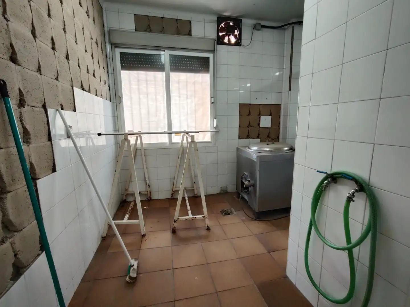 Küche von Gebäude zum Verkauf in La Zubia