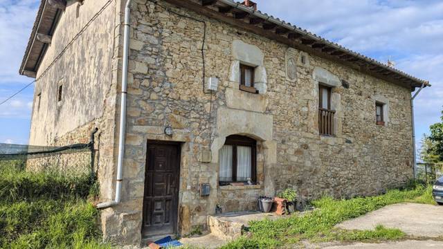 Casa-chalet en Venta en MIES DEL CUETO, 604 en Hazas de Cesto