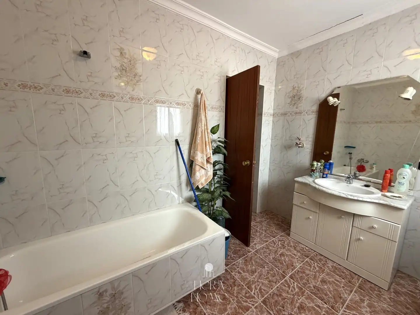 Baño de Finca rústica en venta en Álora con Jardín privado y Amueblado