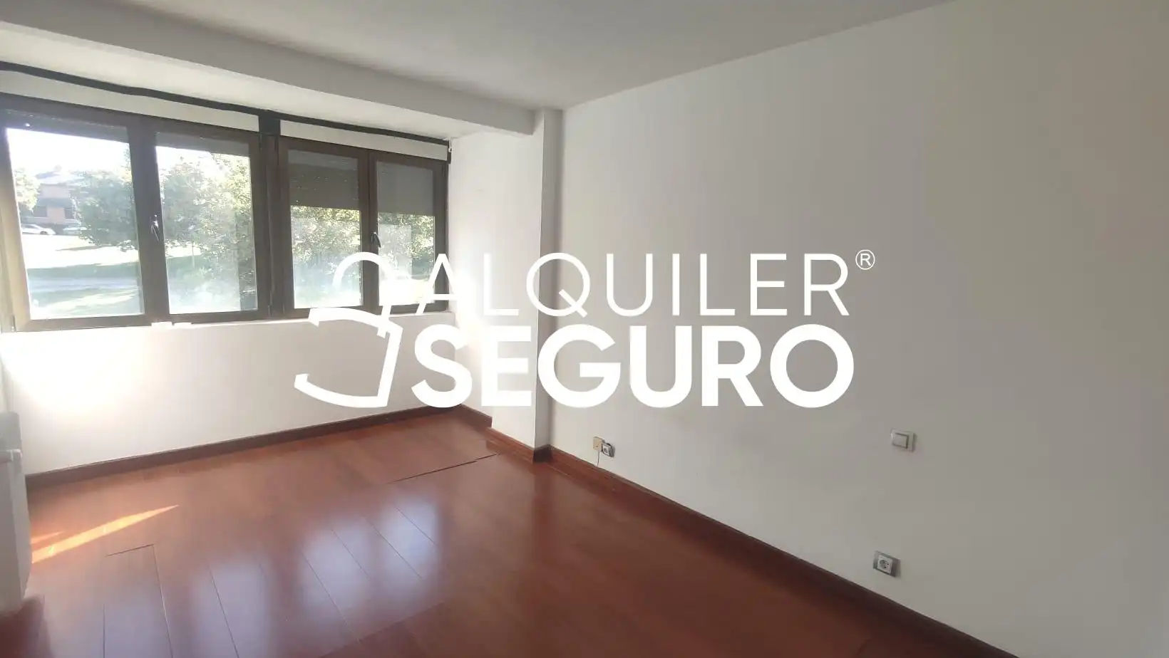 Dormitori de Pis de lloguer en Alcobendas amb Aire condicionat, Calefacció i Piscina