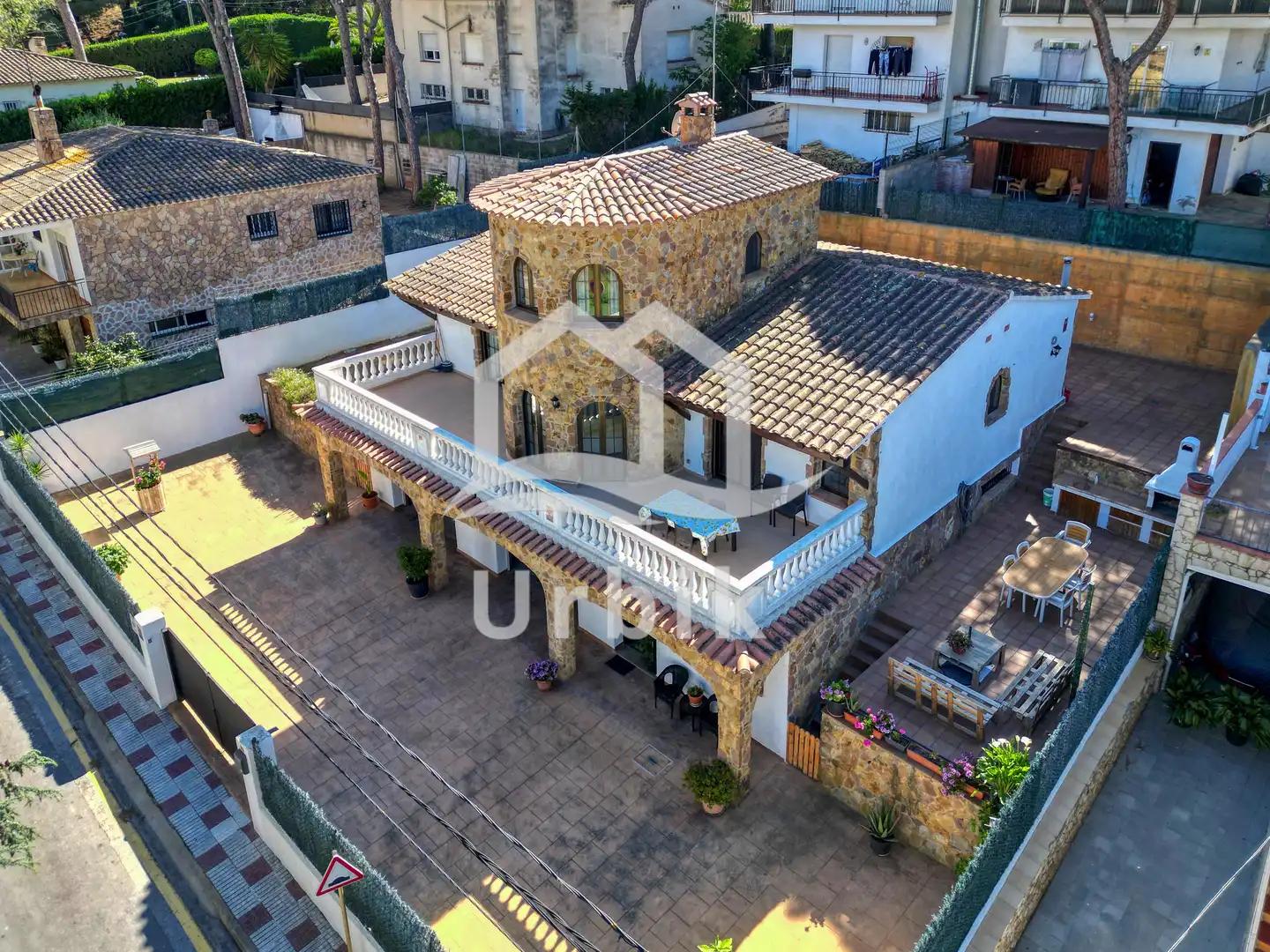 Villa mit Garten zum Verkauf in Carrer Víctor Català, imagen 4