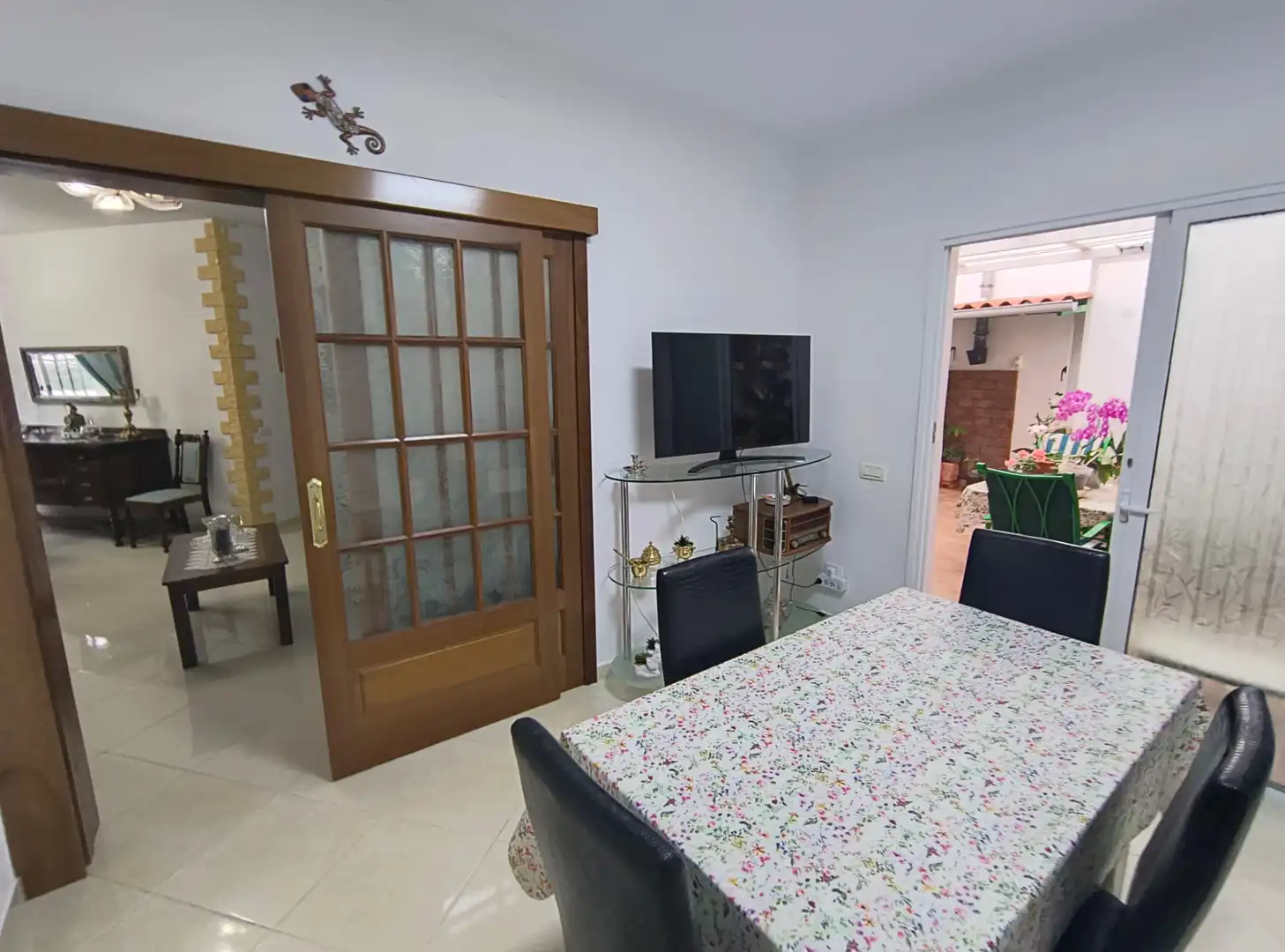 Menjador de Casa o xalet en venda en Buenavista del Norte amb Jardí privat, Terrassa i Forn