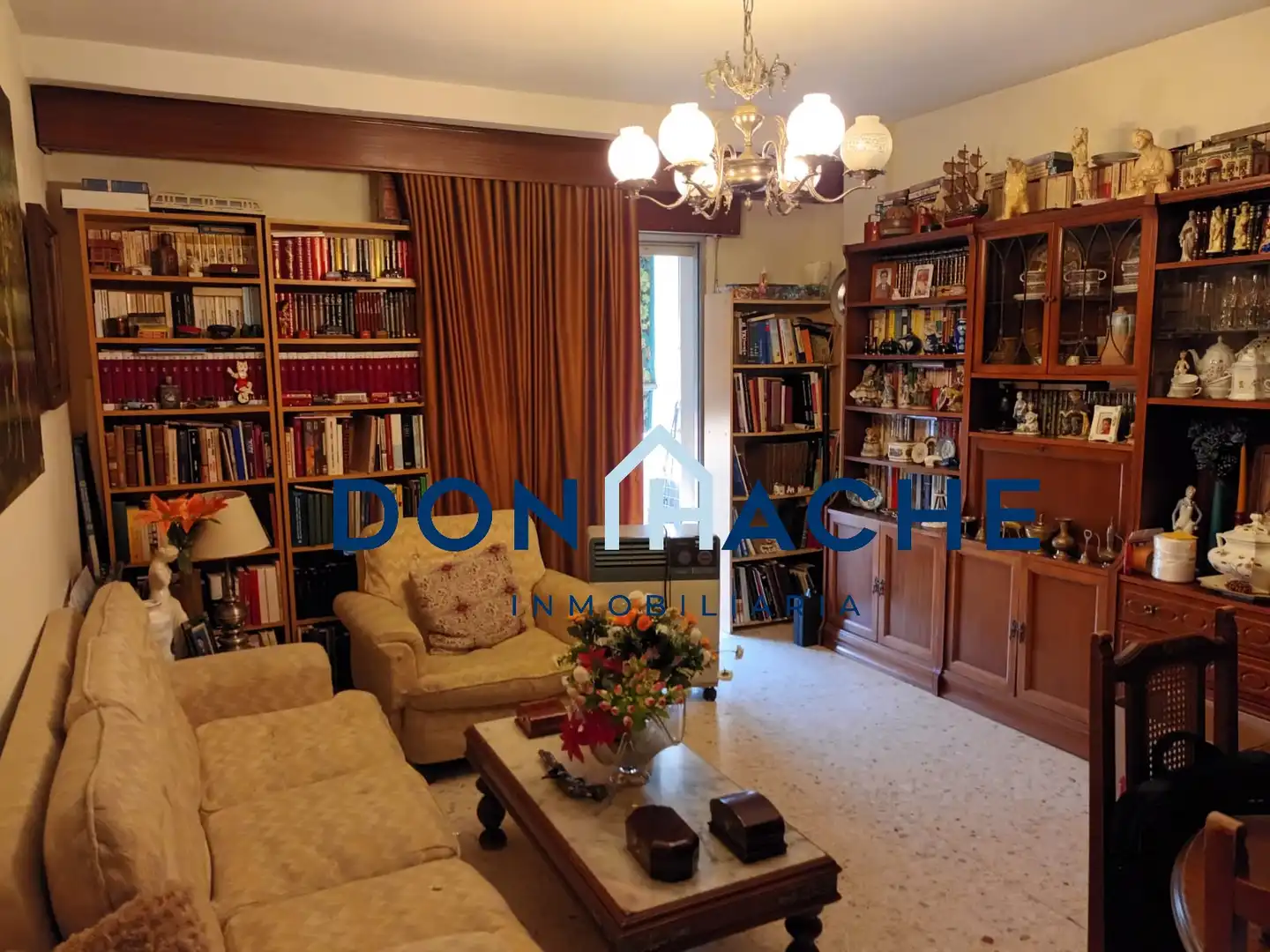 Sala de estar de Piso en venta en Mérida con Calefacción, Terraza y Balcón