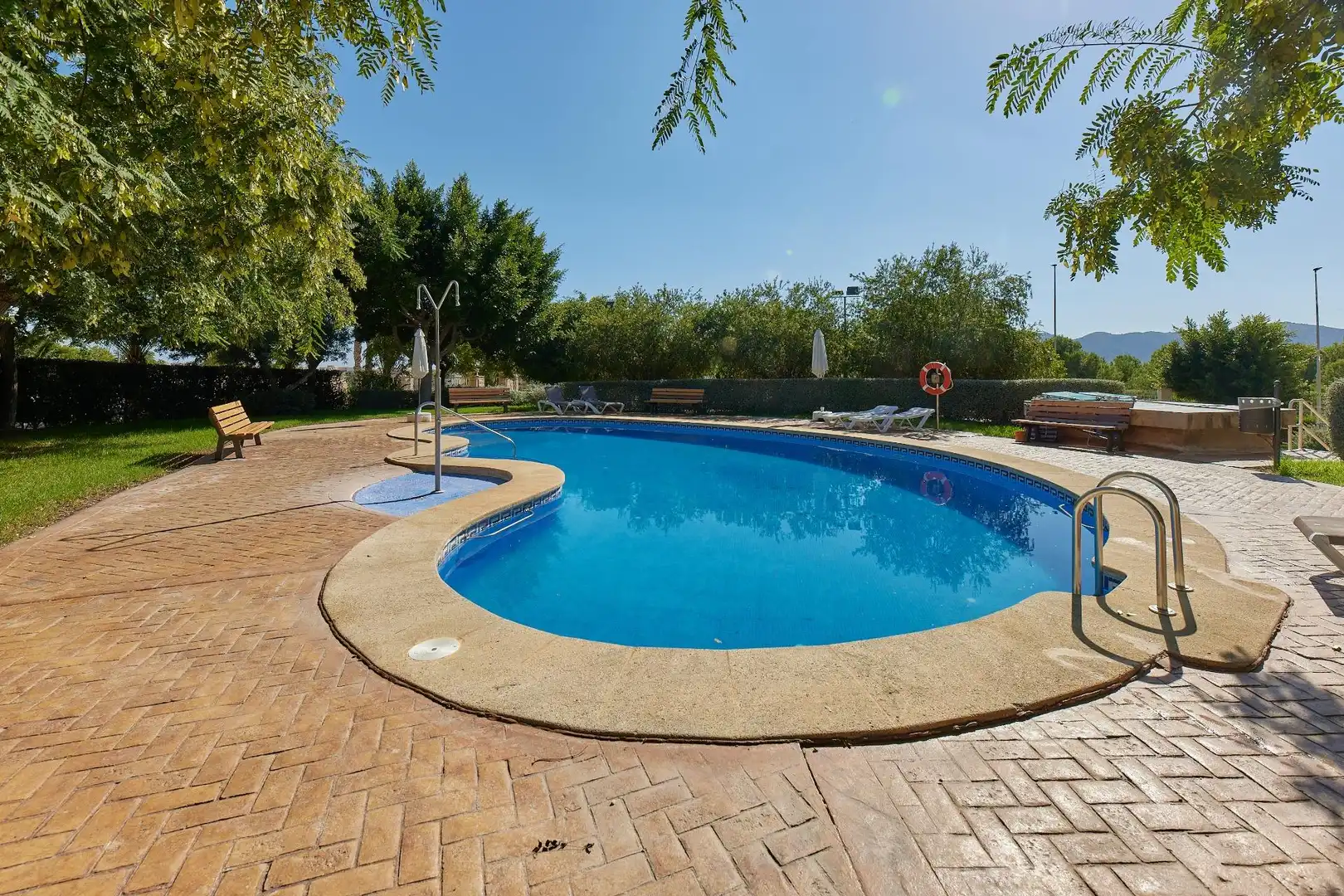 Piscina de Apartamento en venta en L'Alfàs del Pi con Aire acondicionado, Calefacción y Jardín privado