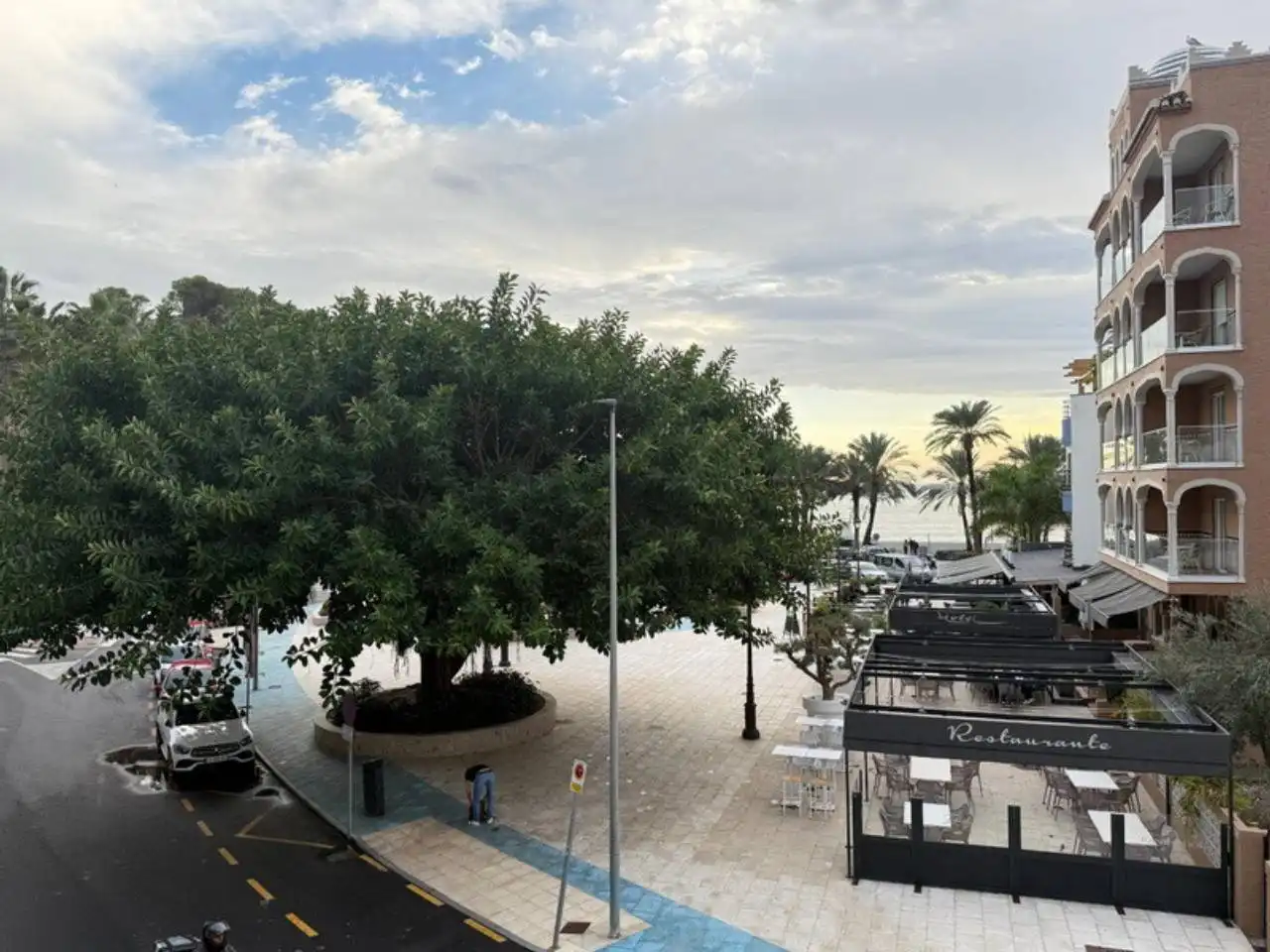 Außenansicht von Wohnungen zum Verkauf in Almuñécar mit Klimaanlage, Terrasse und Abstellraum