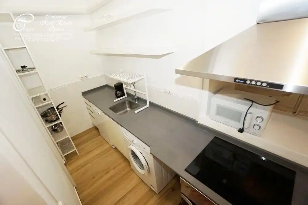 Flat for rent in Calle BOLA, Palacio