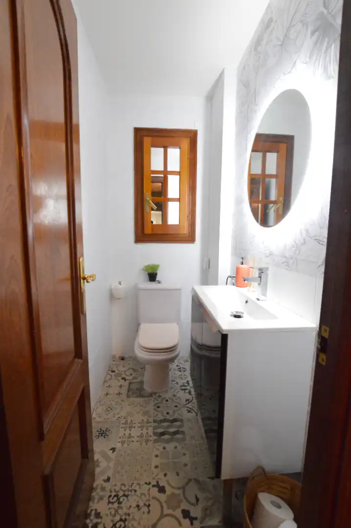 Baño de Casa adosada en venta en Pozuelo de Alarcón con Aire acondicionado, Calefacción y Jardín privado