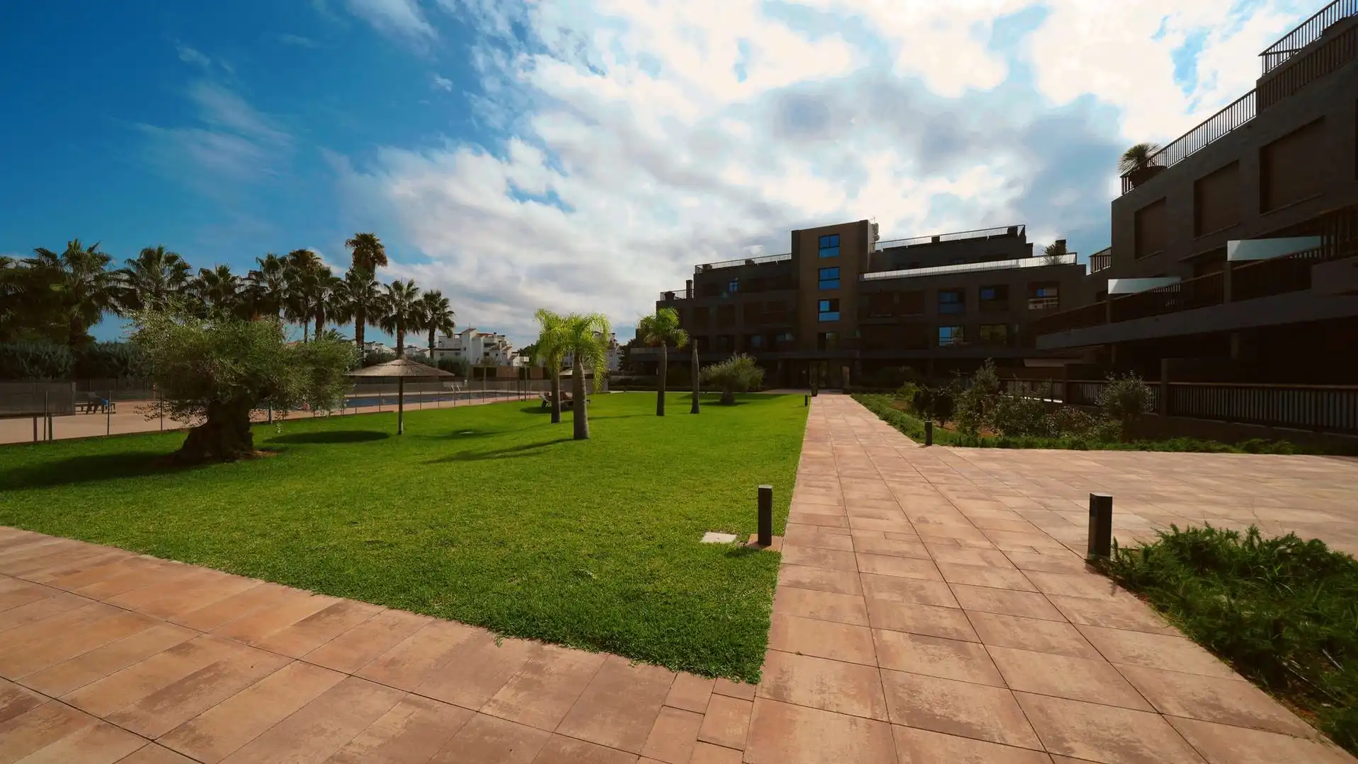 Vista exterior de Pis en venda en Dénia amb Aire condicionat, Calefacció i Jardí privat