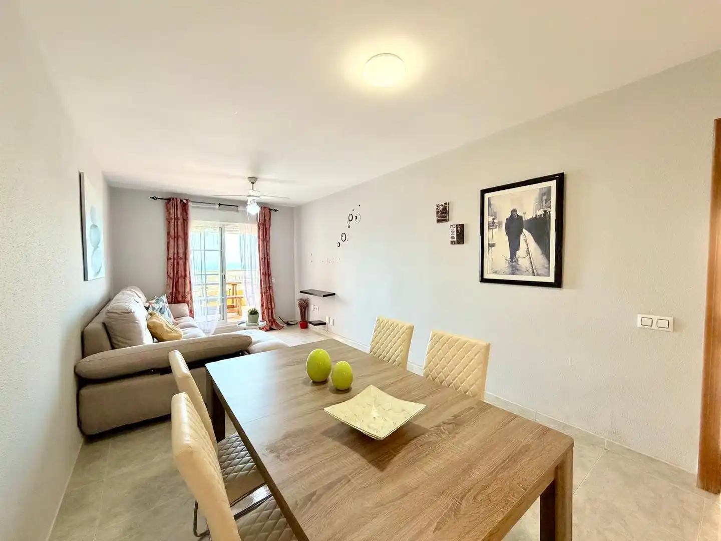 Wohnzimmer von Wohnung zum Verkauf in Roquetas de Mar mit Klimaanlage, Terrasse und Möbliert