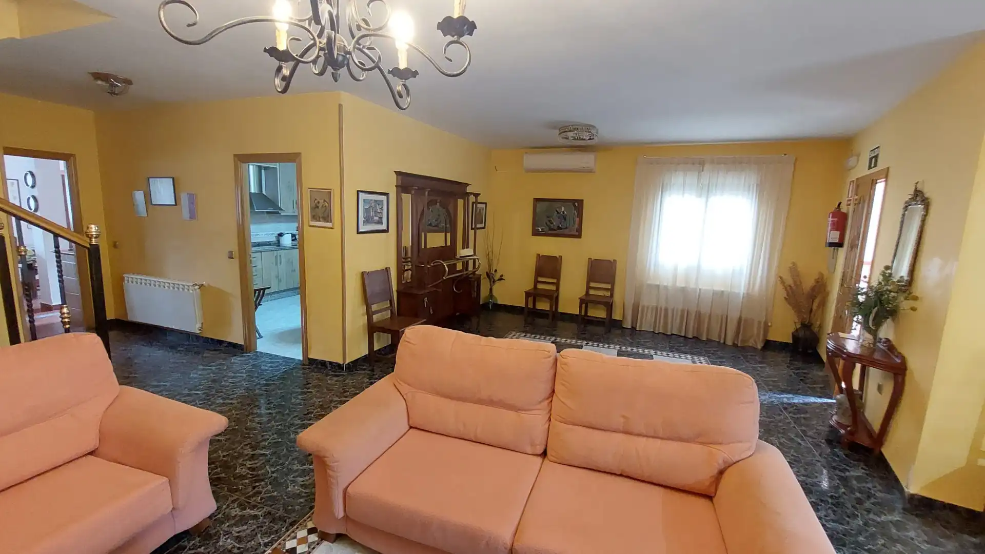Sala de estar de Casa o chalet en venta en Zarza de Granadilla con Aire acondicionado, Calefacción y Amueblado