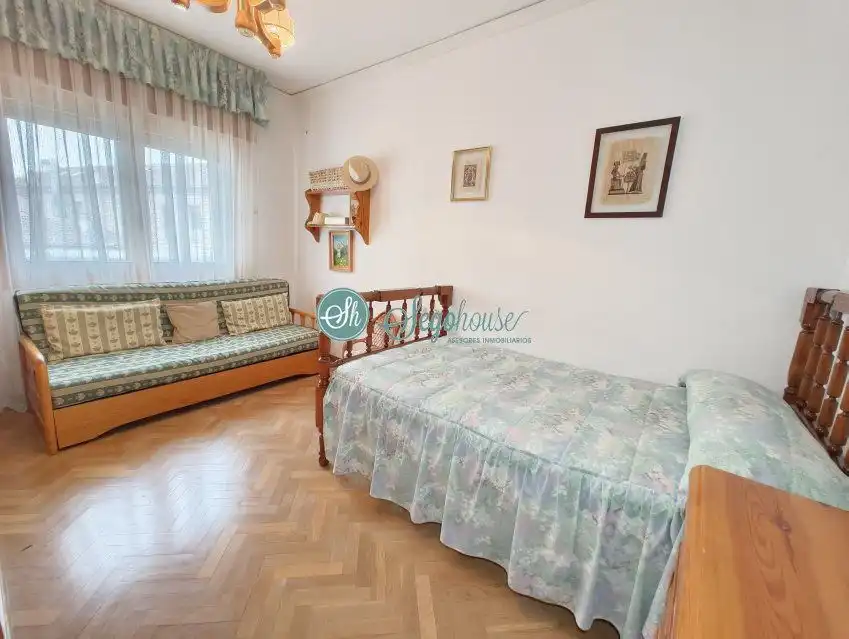 Habitación de Piso en venta en Segovia con Calefacción, Trastero y Balcón