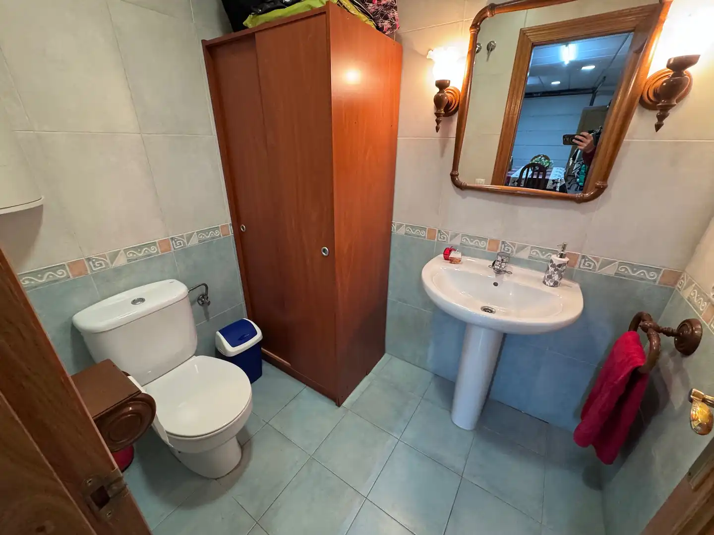 Badezimmer von Einfamilien-Reihenhaus zum Verkauf in Villena mit Heizung, Terrasse und Abstellraum