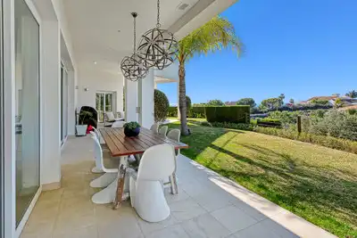 Terrassa de Casa o xalet en venda en Marbella amb Aire condicionat, Calefacció i Jardí privat