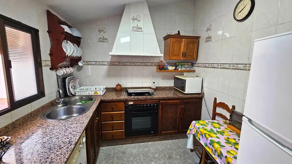 Cuina de Casa o xalet en venda en Aroche amb Jardí privat i Traster