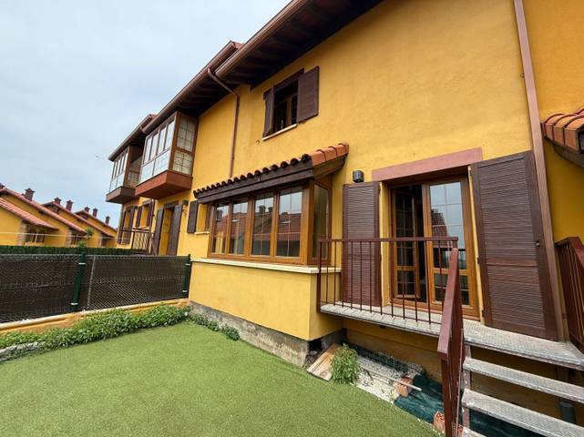 Casa-chalet en Venta en Las arrañadas Barrio el Covento en Ajo