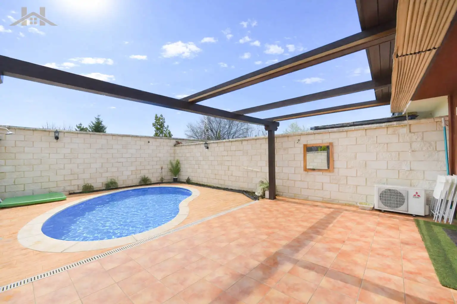 Piscina de Casa adosada en venta en Illescas con Aire acondicionado, Calefacción y Jardín privado