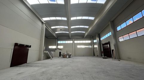 Foto 2 von Fabrikhallen zur Miete in Carrer de Portugal, Sant Ramón, Cerdanyola del Vallès
