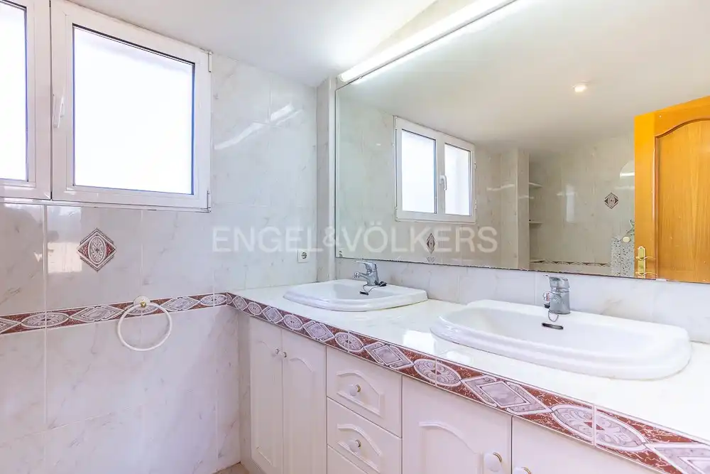 Bathroom of Houses for sale in Dénia  with Air Conditioner, Heating and Private garden