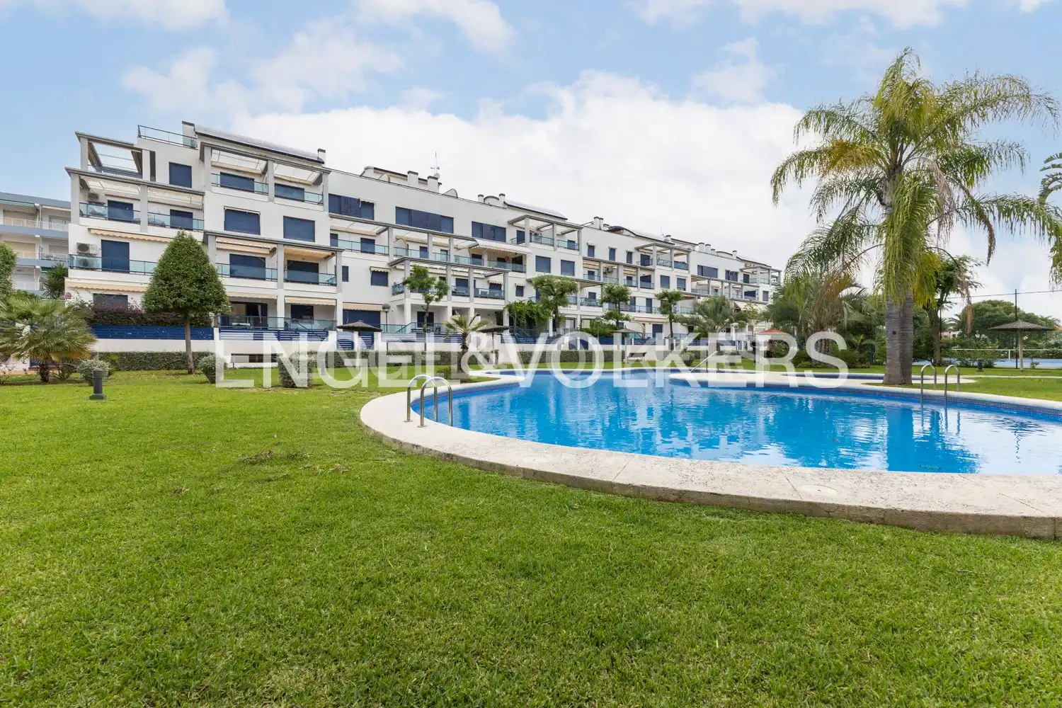 Vista exterior de Piso en venta en Dénia con Aire acondicionado, Calefacción y Piscina