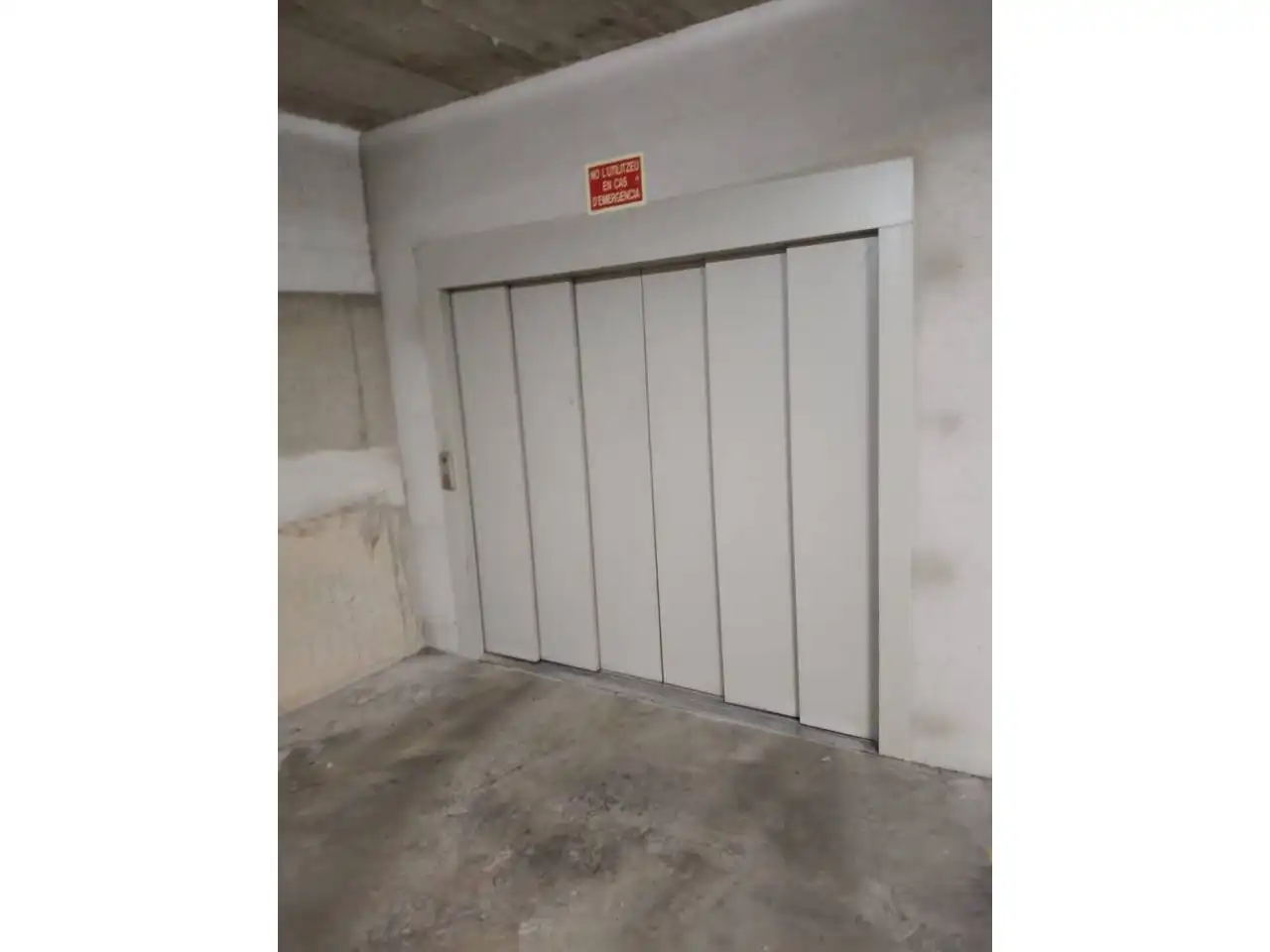 Parking with lift for sale in Eixample Sud – Migdia, imagen 2