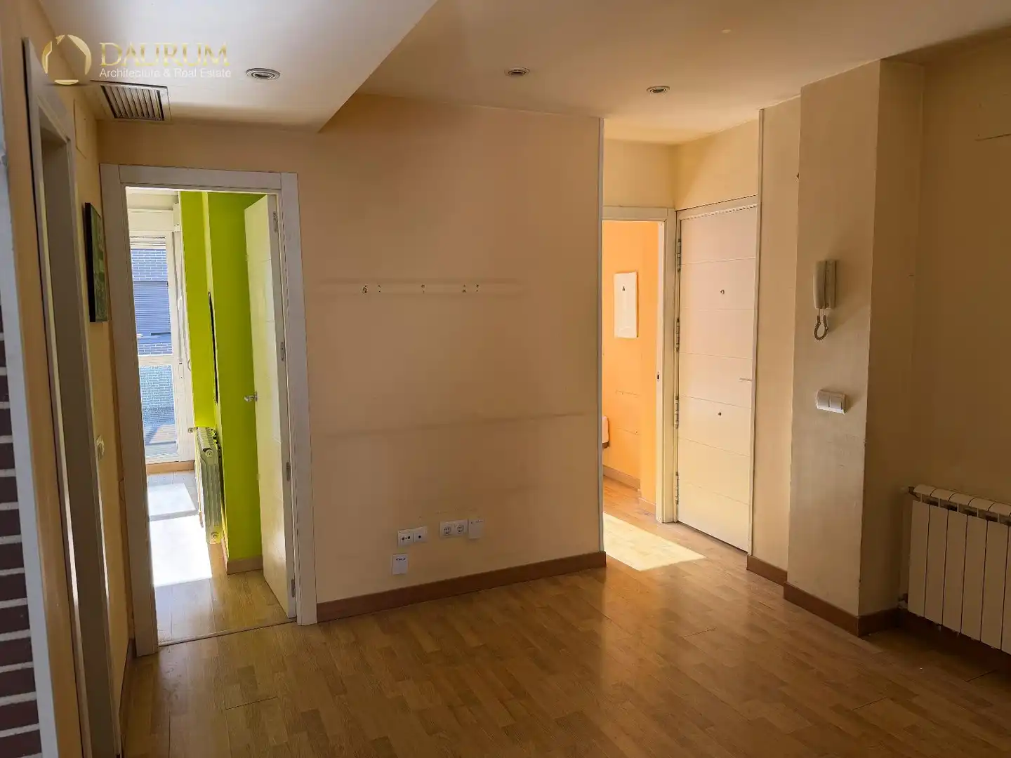 Flat for sale in Madrid  with Air Conditioner, Heating and Storage room