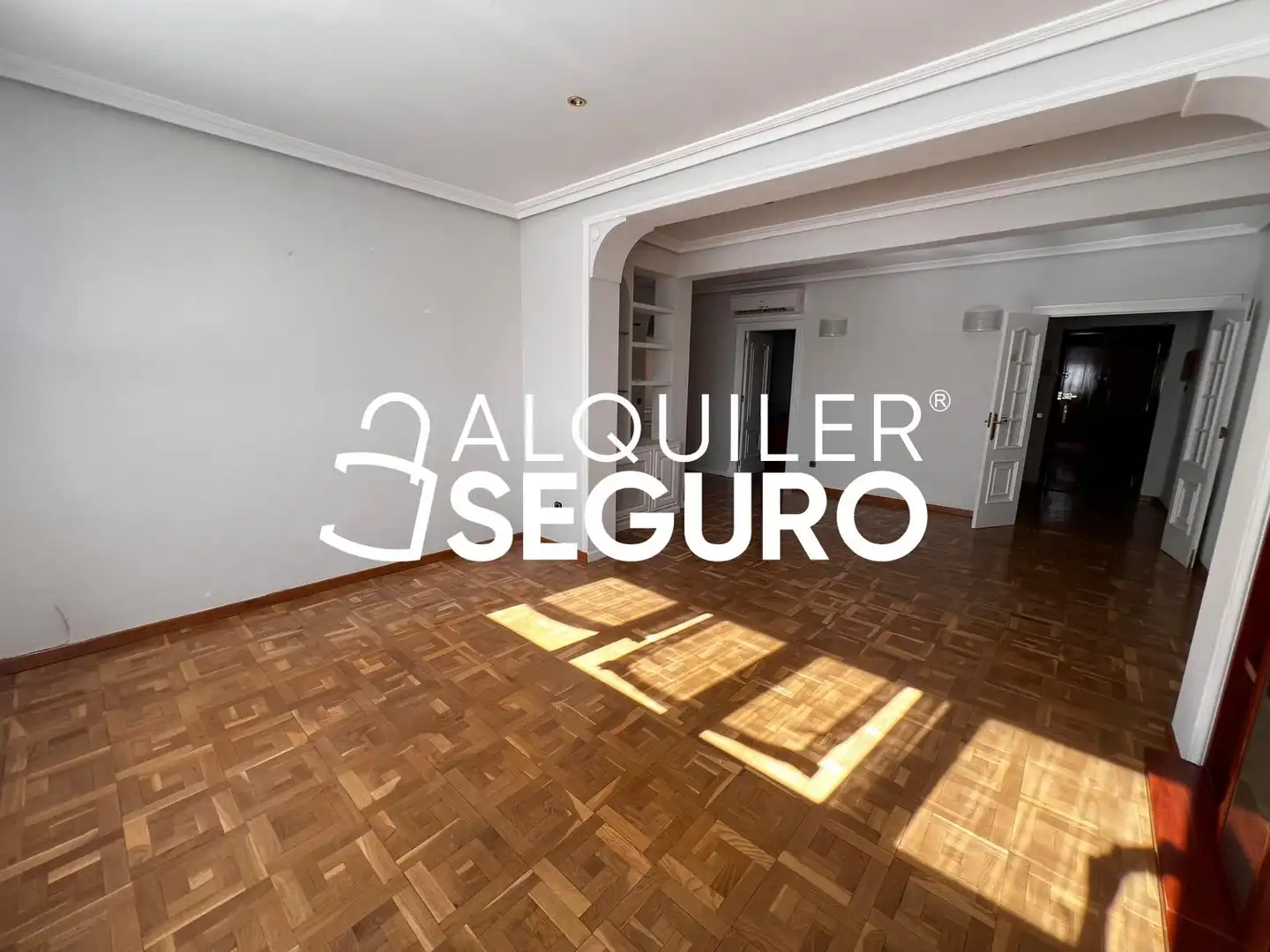 Living room of Flat for rent in Madrid  with Heating