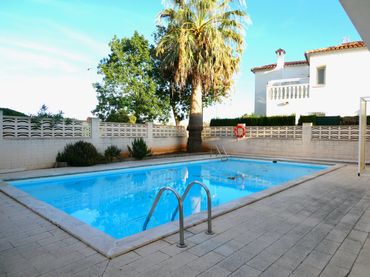 Apartment mit Pool zur Miete in Avinguda Dalí